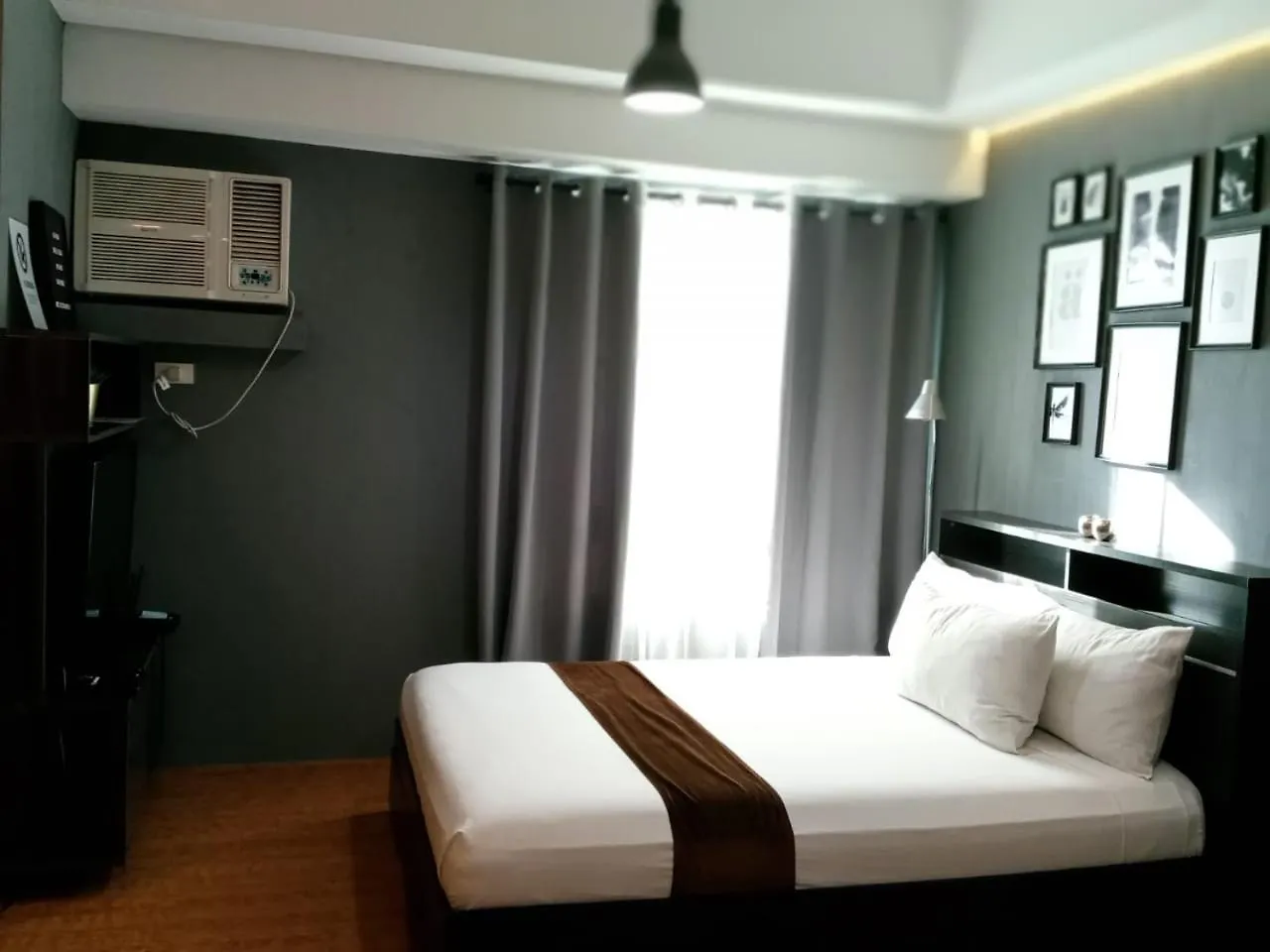 Studio Unit At The Beacon Makati Near Greenbelt Manilla