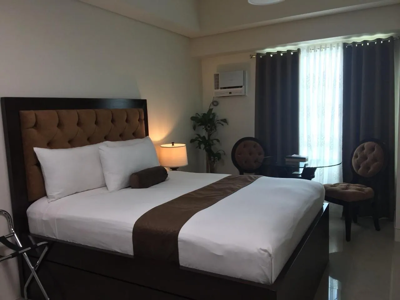 Studio Unit At The Beacon Makati Near Greenbelt Manilla